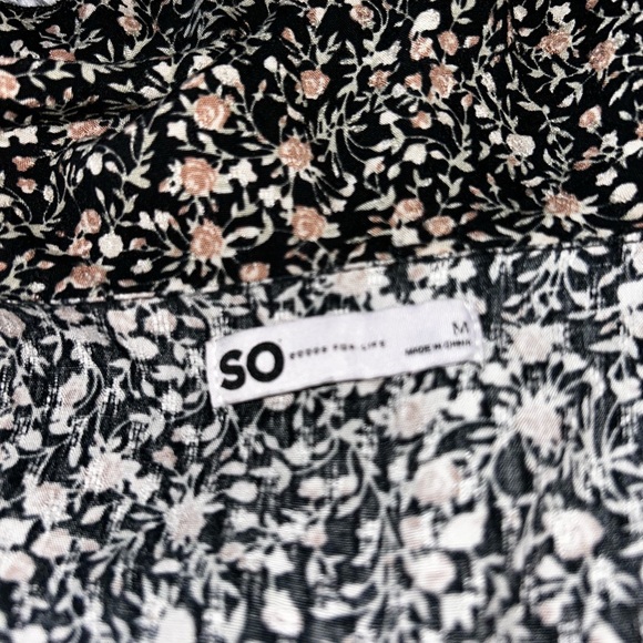 SO Floral Women's Top - Picture 3 of 3
